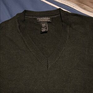 Banana Republic Men's Forest V-Neck Sweater